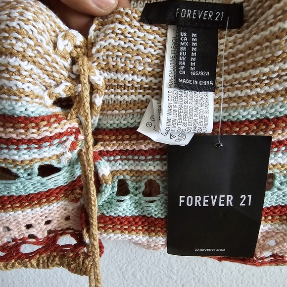 Forever 21 - Medium Crop Top - Picture 4 of 6